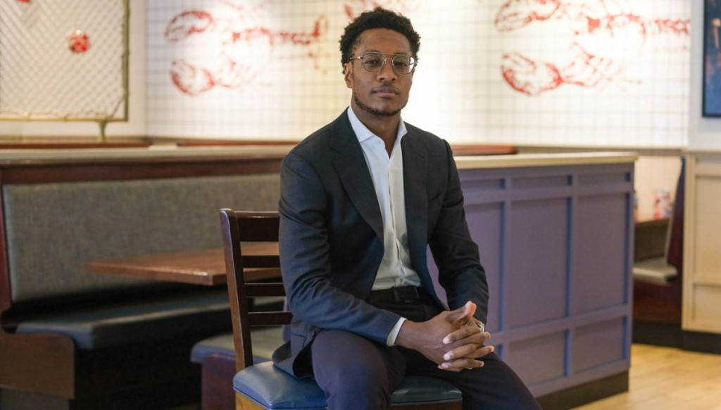 Damola Adamolekun - Red Lobster