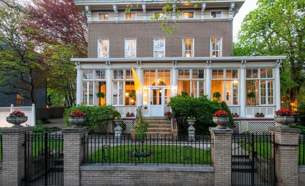 Akwaaba Mansion – Brooklyn, NY